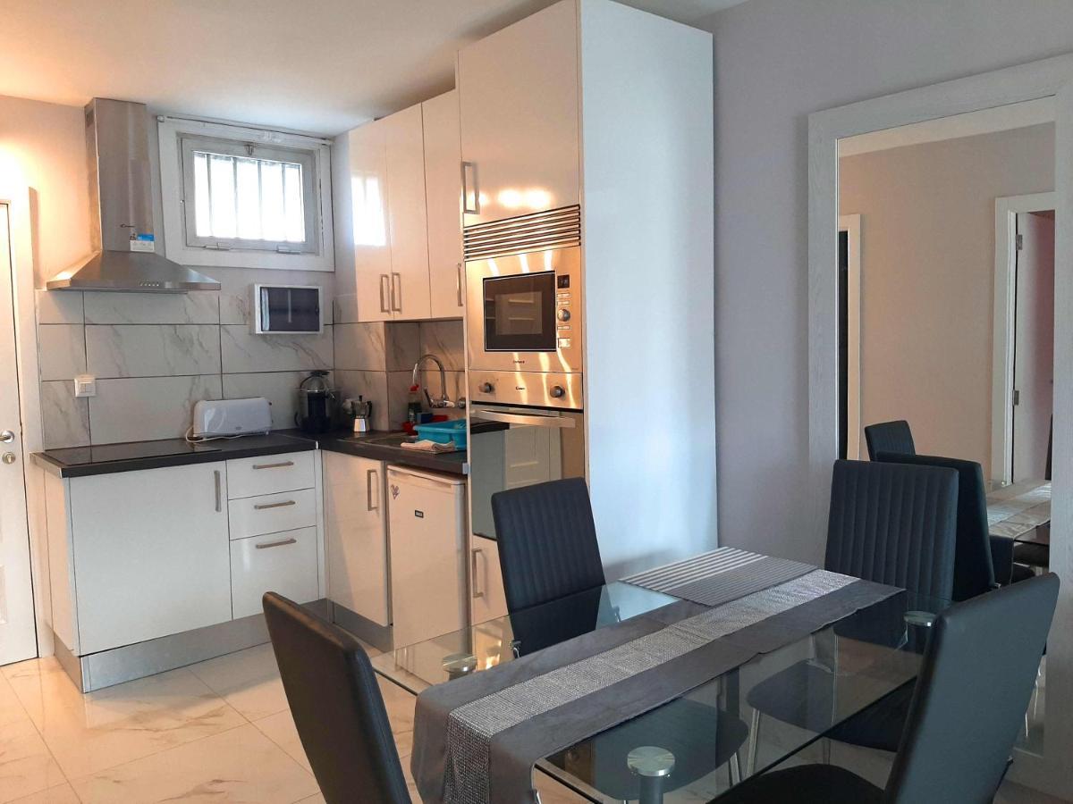 Centrally Located Apartment Close To The Ocean. Arona  Exterior photo